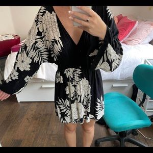 Billabong black and cream romper